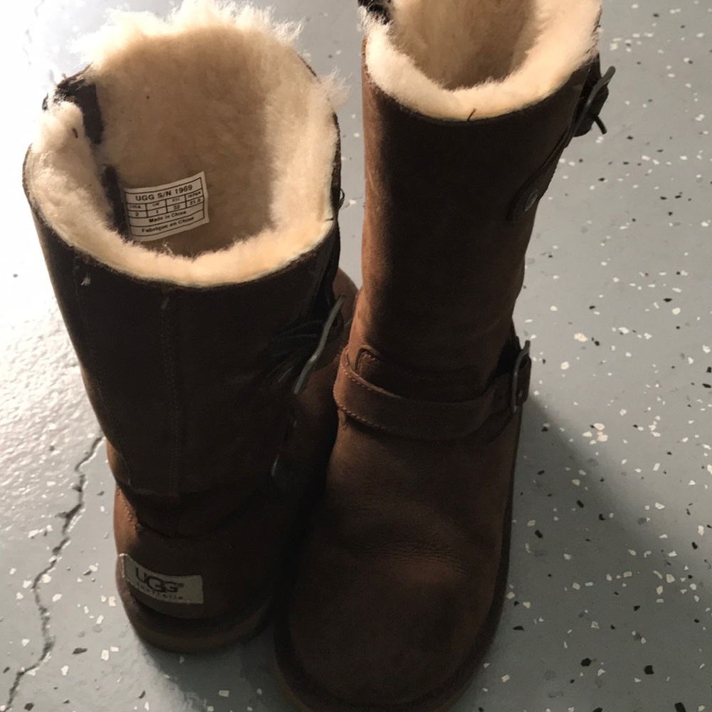 Uggs tall kids size 2